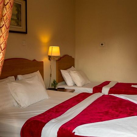 Sahar Hotel Dubai Bagian luar foto