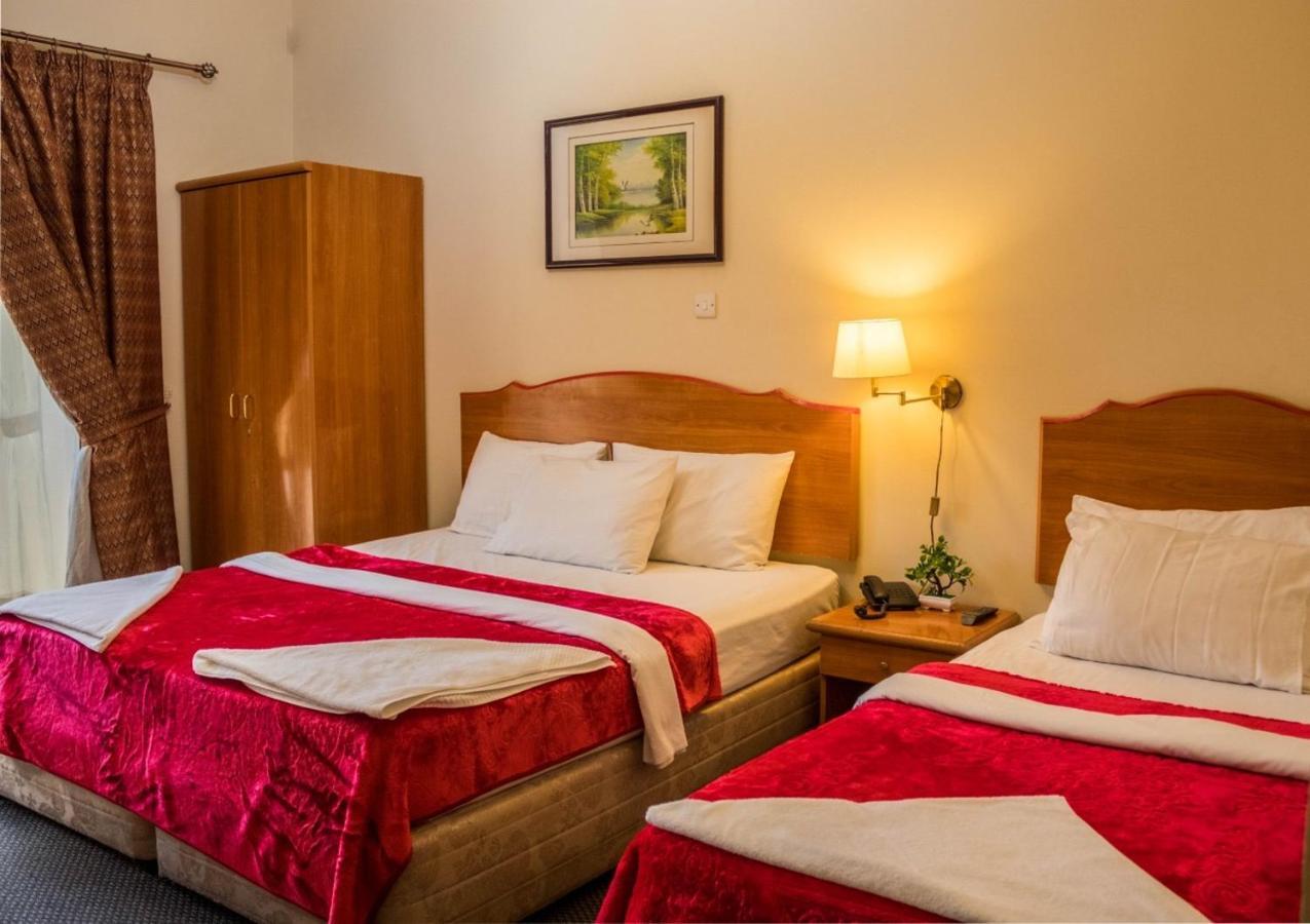 Sahar Hotel Dubai Bagian luar foto